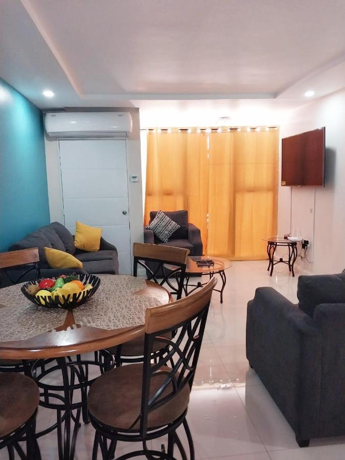 Impeccable 2-Br Apartment-Ornella Villa At Bayfront Villa Portmore Eksteriør bilde